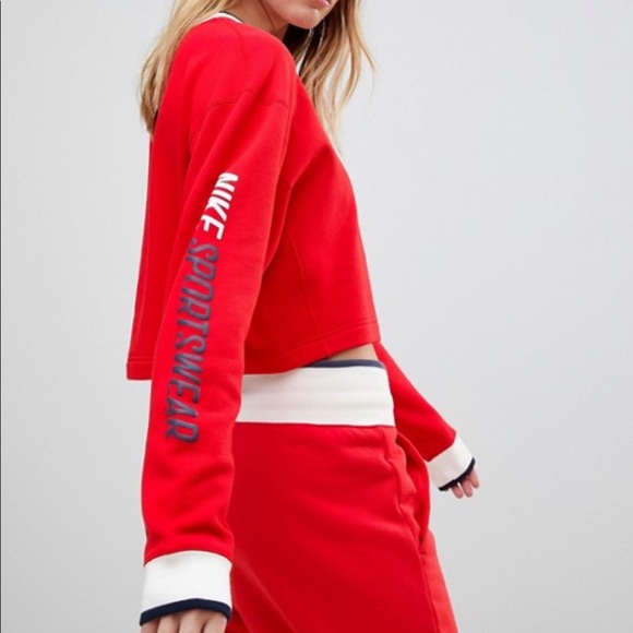 Nike Reversible Cropped Sweatshirt - Picture 2 of 5